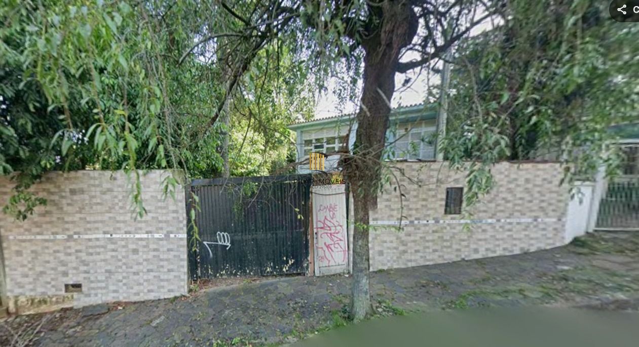 Sobrado no bairro Petrópolis com 200m² e terreno com 733m²