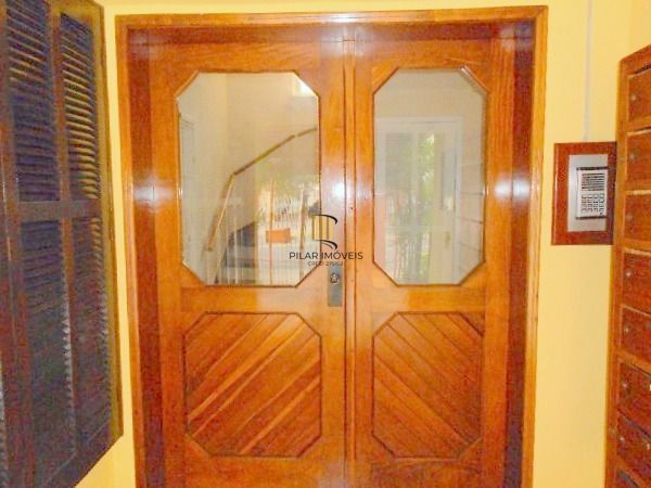 Apartamento Térreo com pátio no Menino Deus de 1 dormitório DESOCUPADO