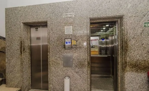 Apartamento no Centro DESOCUPADO