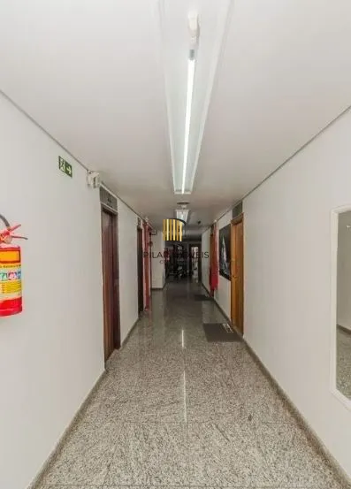 Apartamento no Centro DESOCUPADO