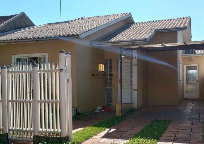 Casa 3 dormitórios no bairro Olaria