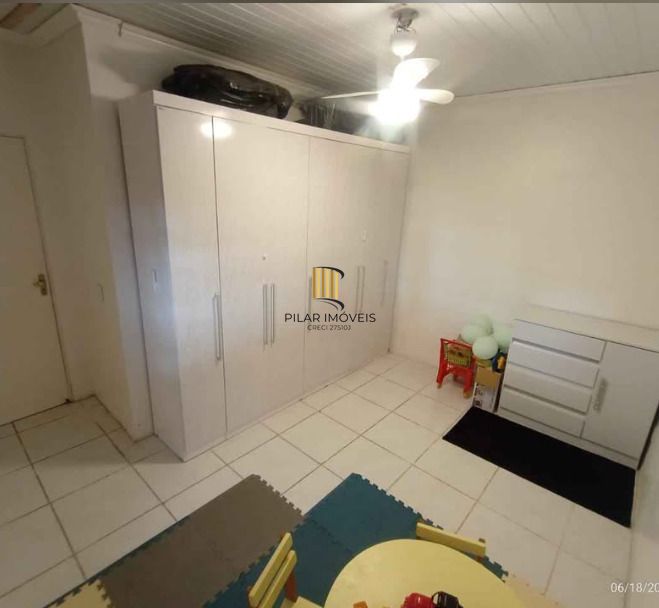 Casa 3 dormitórios no bairro Olaria