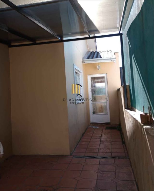 Casa 3 dormitórios no bairro Olaria