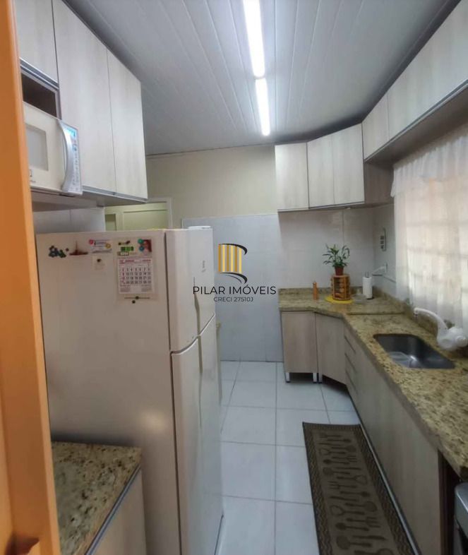 Casa 3 dormitórios no bairro Olaria