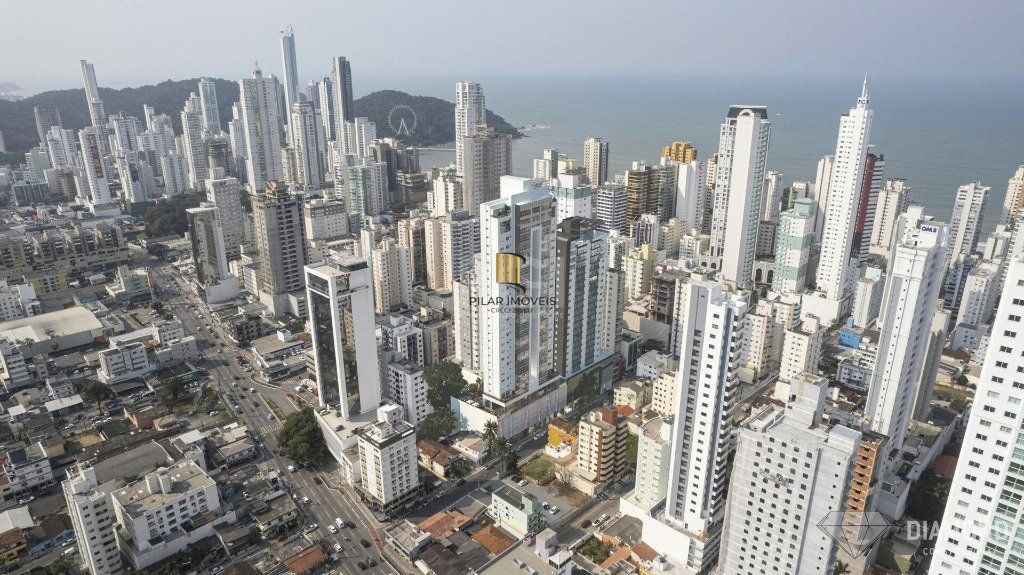 Loja no Empreendimento Crystal Tower em Camboriu