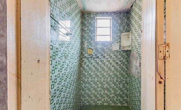 Terreno com 2 Casas de alvenaria no bairro Sarandi
