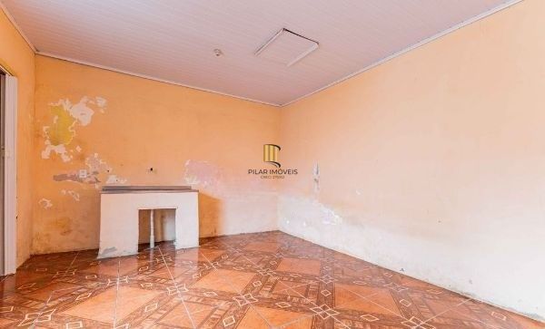 Terreno com 2 Casas de alvenaria no bairro Sarandi