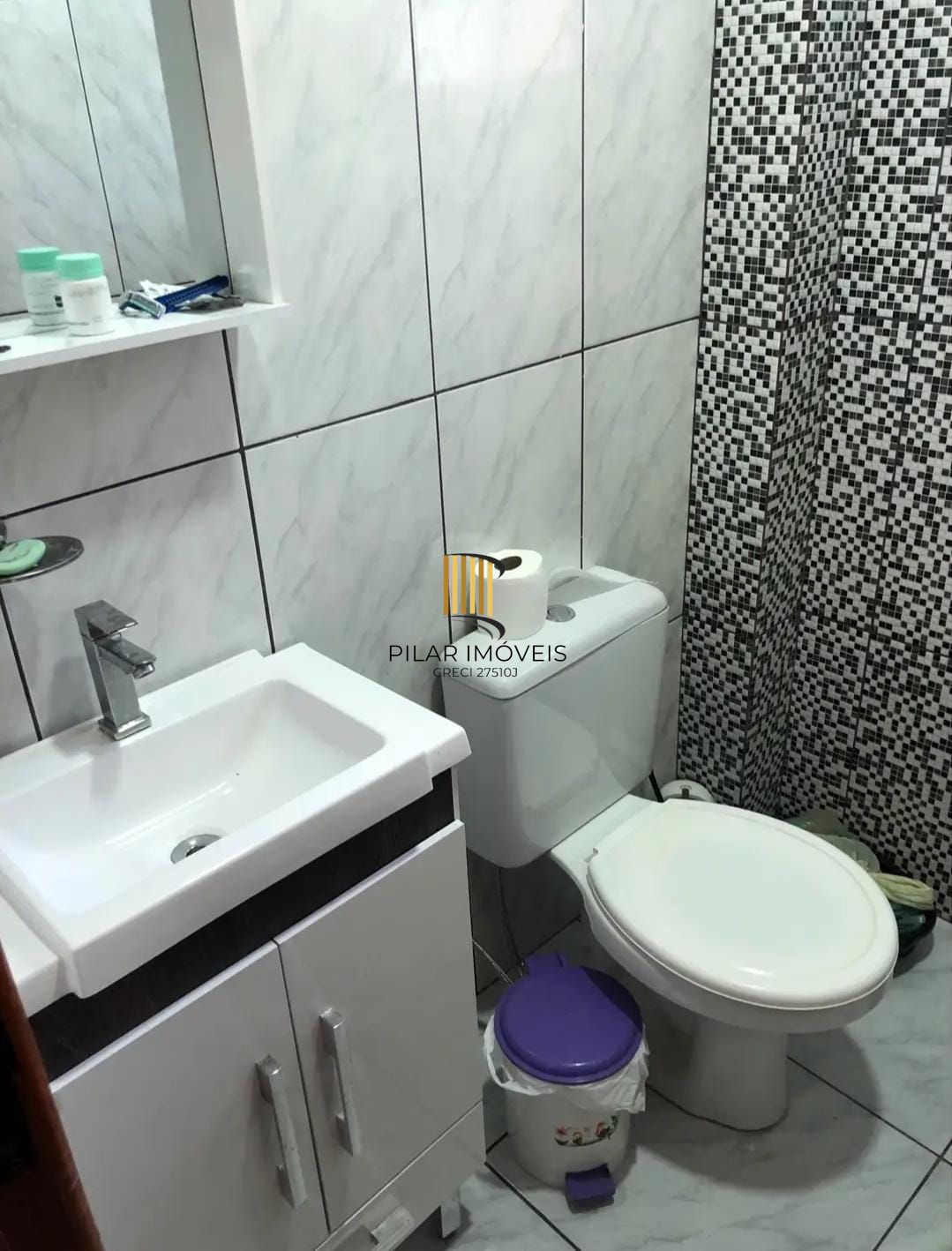 Casa 3 dormitórios no bairro Parque dos Eucalíptos