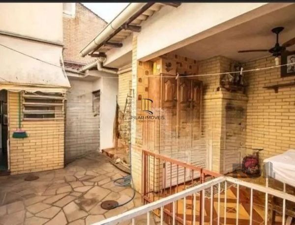 Casa sobrado no bairro Tristeza de 4 dormitórios