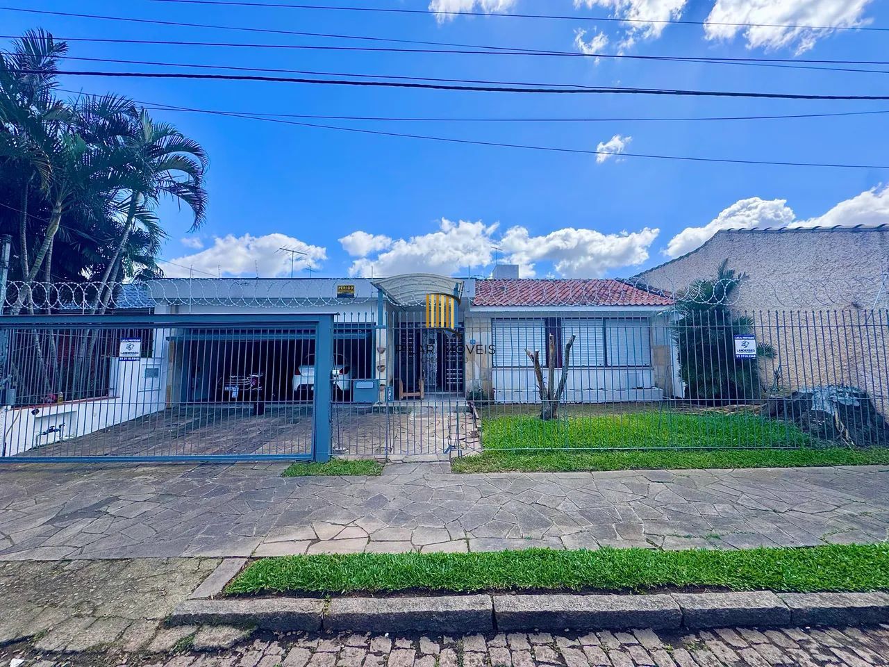 Casa 3 dormitórios no bairro Jardim Lindóia