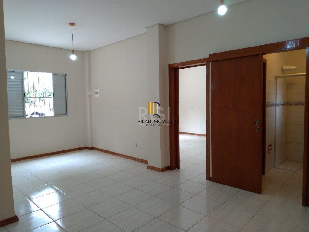 Apartamento de 4 dormitórios, sendo 2 suites, no bairro Petrópolis