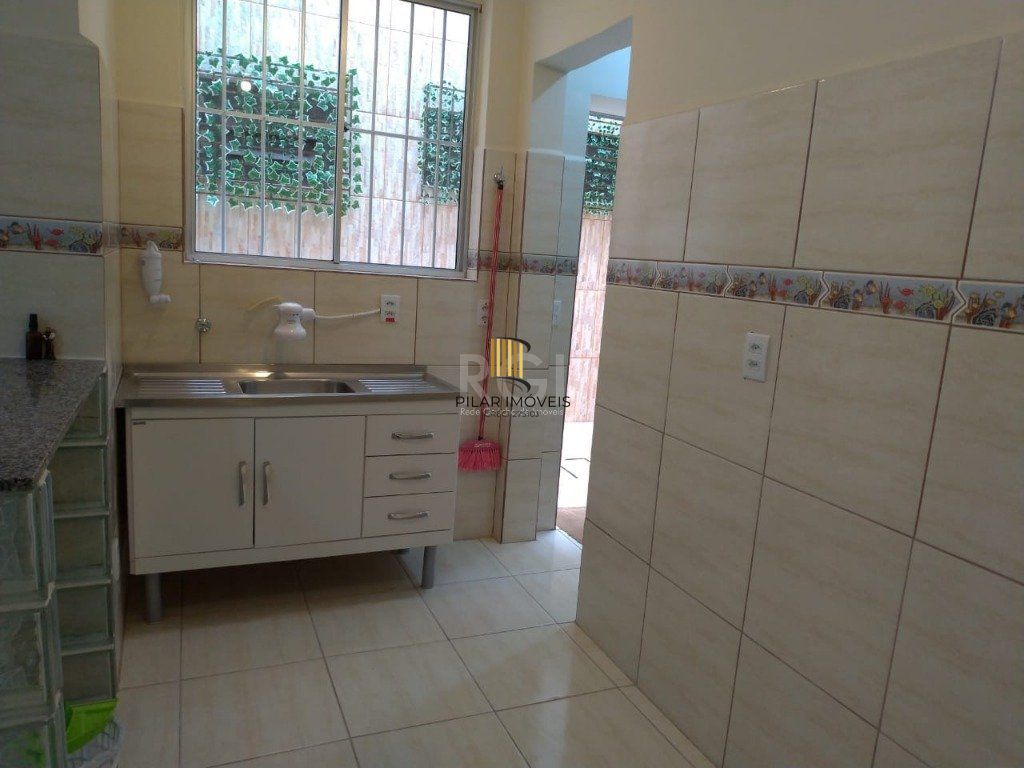 Apartamento de 4 dormitórios, sendo 2 suites, no bairro Petrópolis