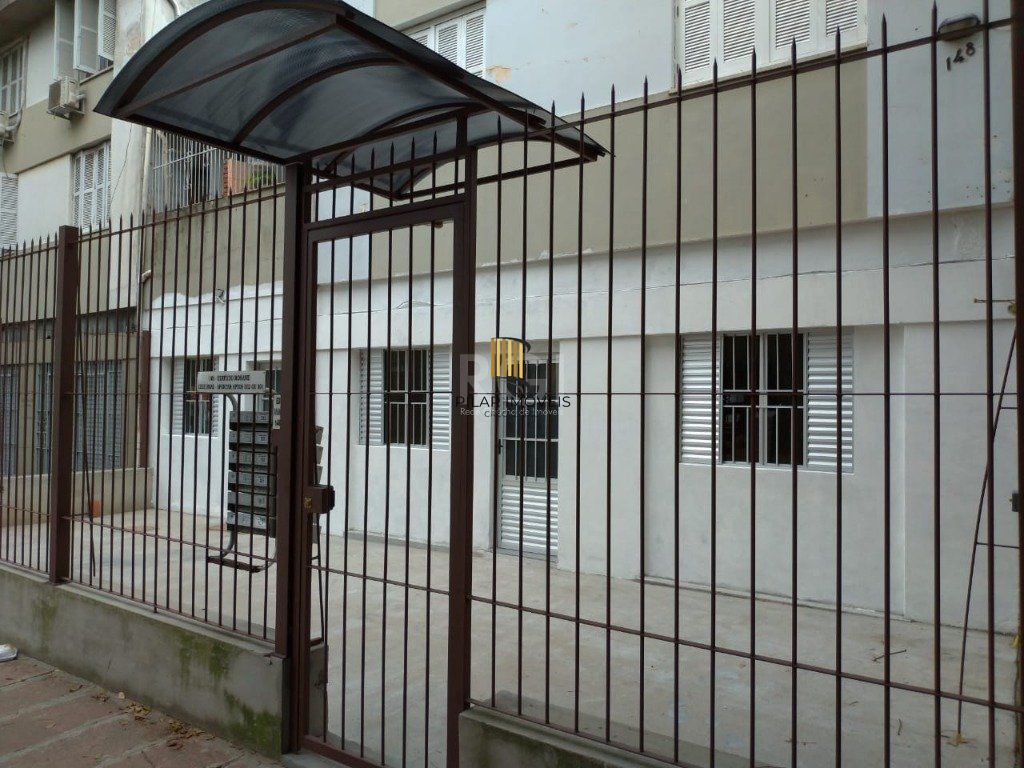 Apartamento de 4 dormitórios, sendo 2 suites, no bairro Petrópolis