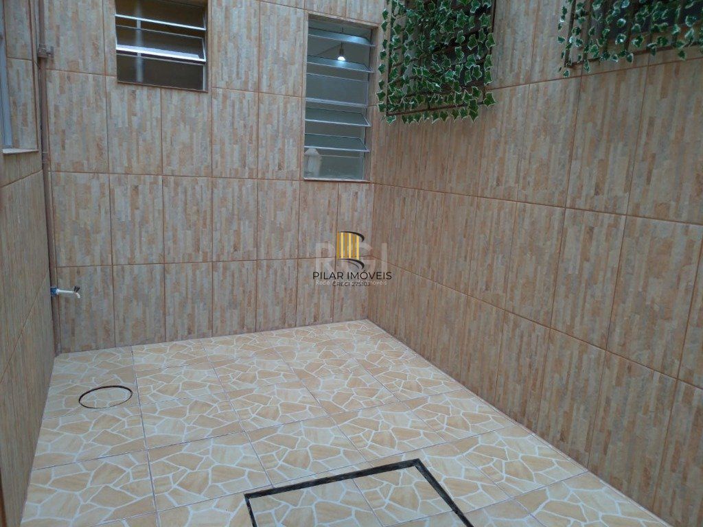 Apartamento de 4 dormitórios, sendo 2 suites, no bairro Petrópolis