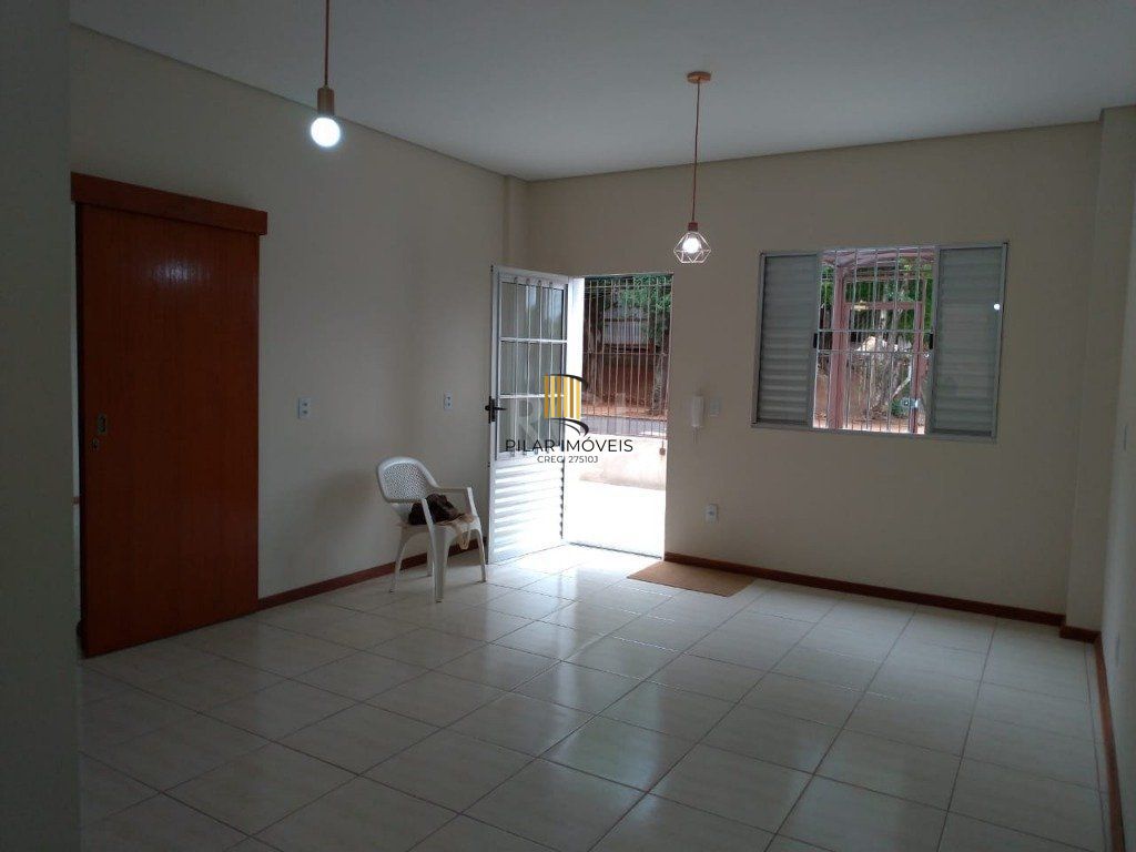 Apartamento de 4 dormitórios, sendo 2 suites, no bairro Petrópolis