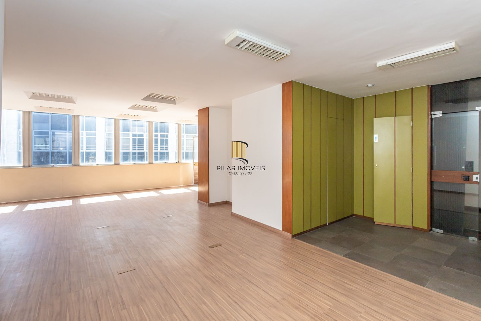 Sala Comercial 1 dormitório no bairro Centro Histórico