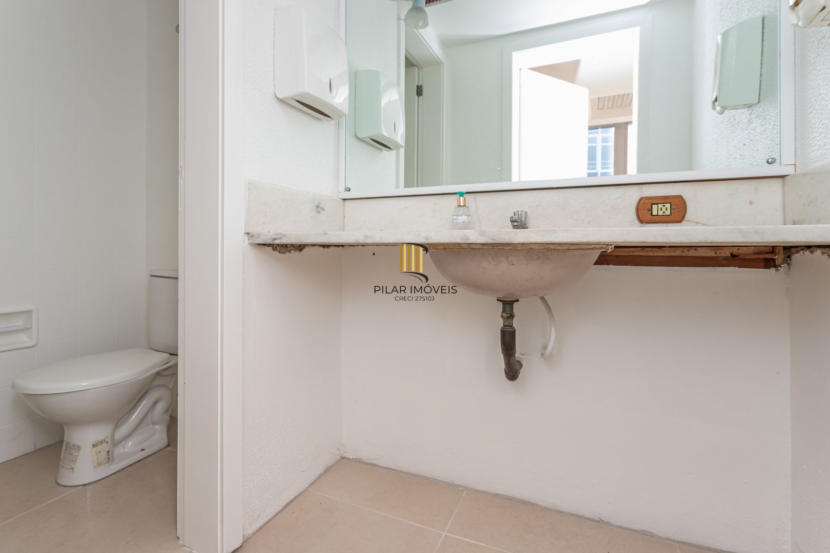 Sala Comercial 1 dormitório no bairro Centro Histórico