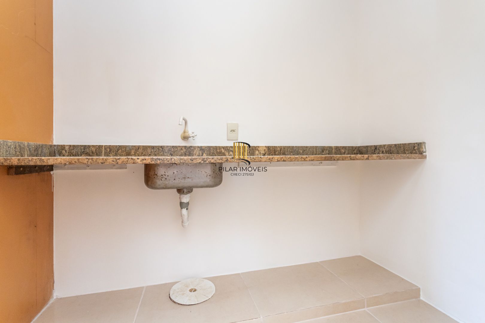 Sala Comercial 1 dormitório no bairro Centro Histórico