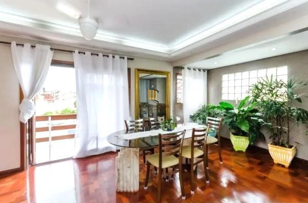 Casa / sobrado no bairro Jardim Itu de 3 dormitórios e pátio com piscina