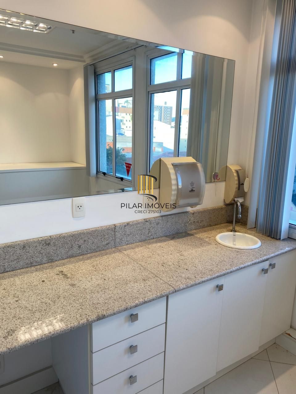 Sala Comercial 4 dormitórios no bairro Menino Deus