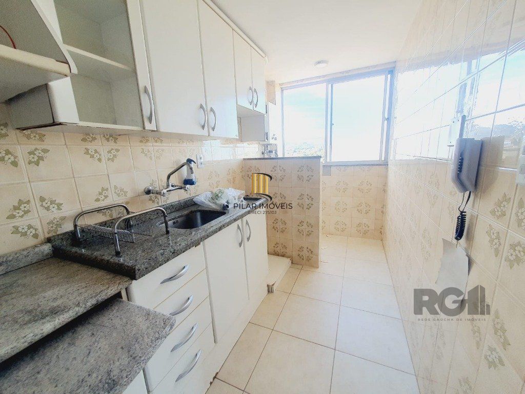 Apartamento de 2 dormitórios e vaga no Cristal DESOCUPADO