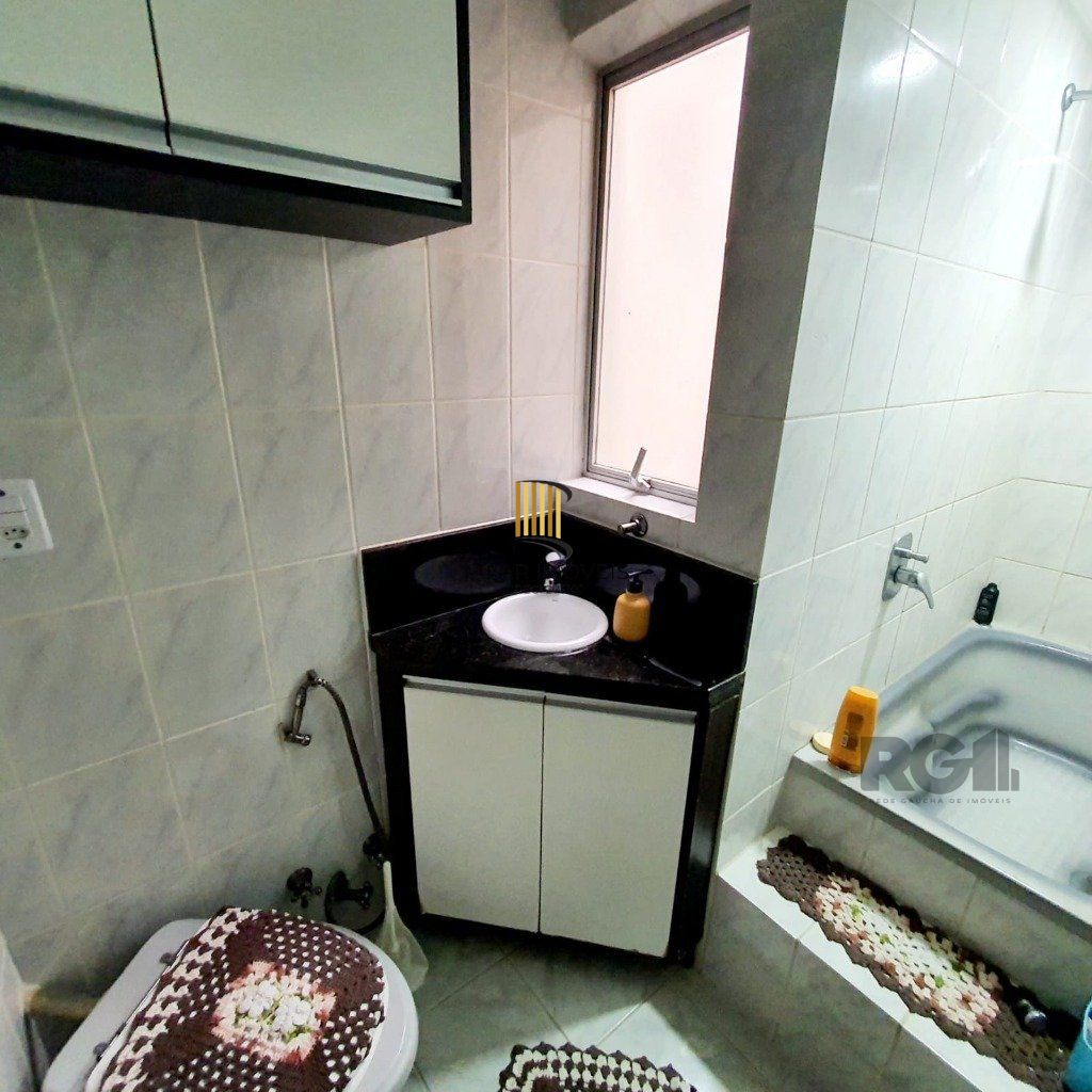 Apartamento de 2 dormitórios e vaga no Cristal DESOCUPADO