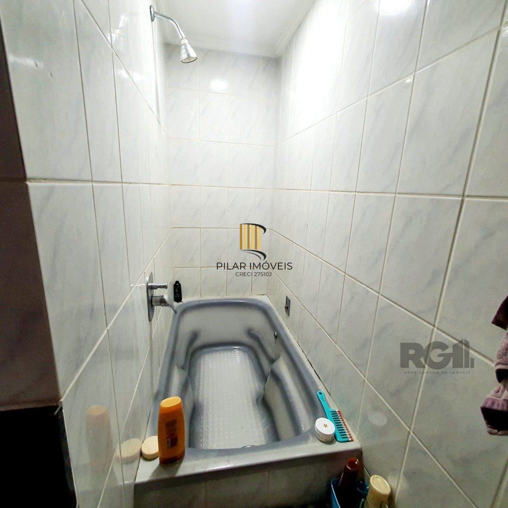 Apartamento de 2 dormitórios e vaga no Cristal DESOCUPADO