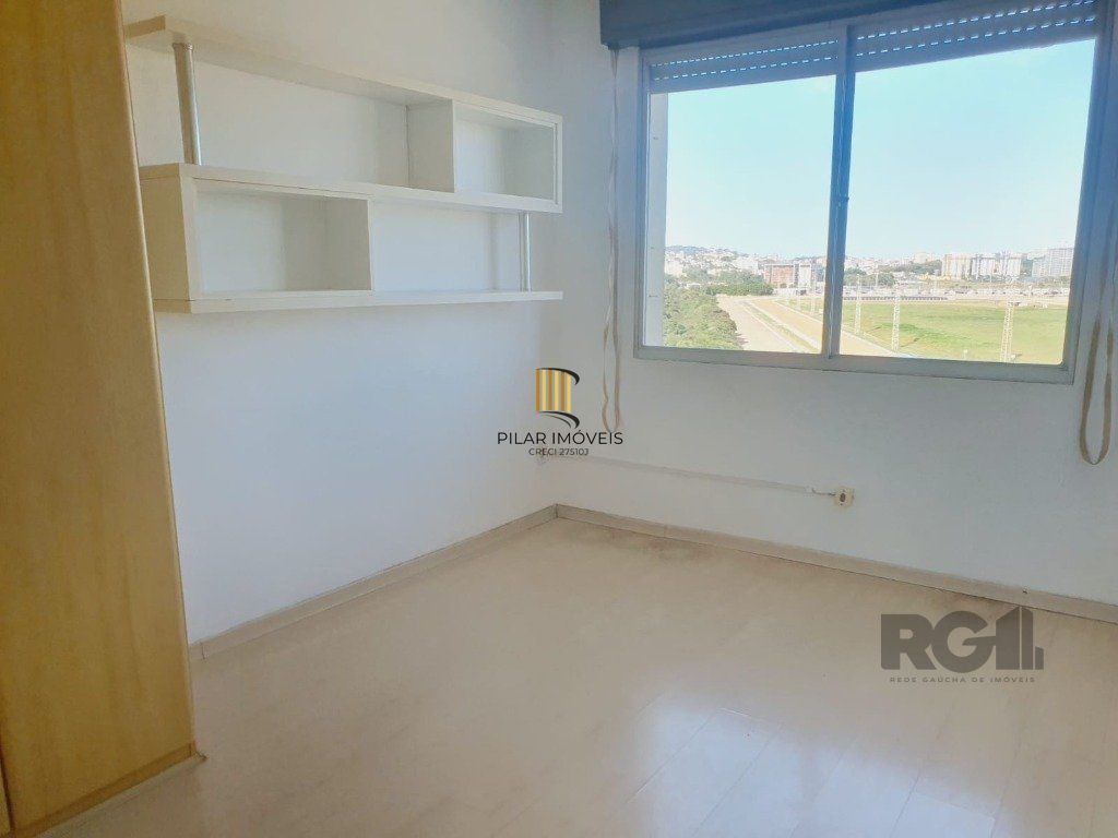 Apartamento de 2 dormitórios e vaga no Cristal DESOCUPADO