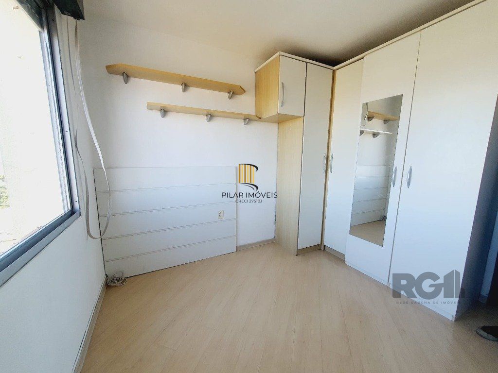 Apartamento de 2 dormitórios e vaga no Cristal DESOCUPADO