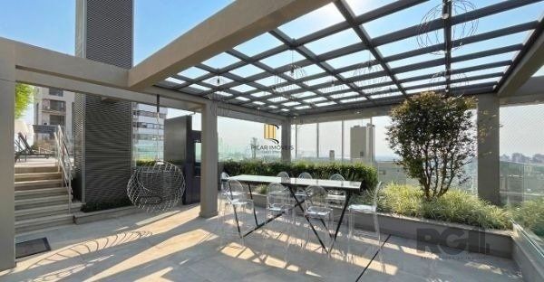 Apartamento no bairro Auxiliadora de 2 dormitórios vaga e infra