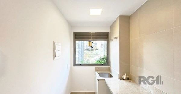 Apartamento no bairro Auxiliadora de 2 dormitórios vaga e infra