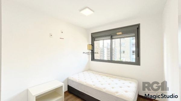 Apartamento no bairro Auxiliadora de 2 dormitórios vaga e infra