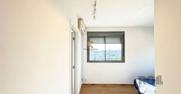 Apartamento no bairro Auxiliadora de 2 dormitórios vaga e infra