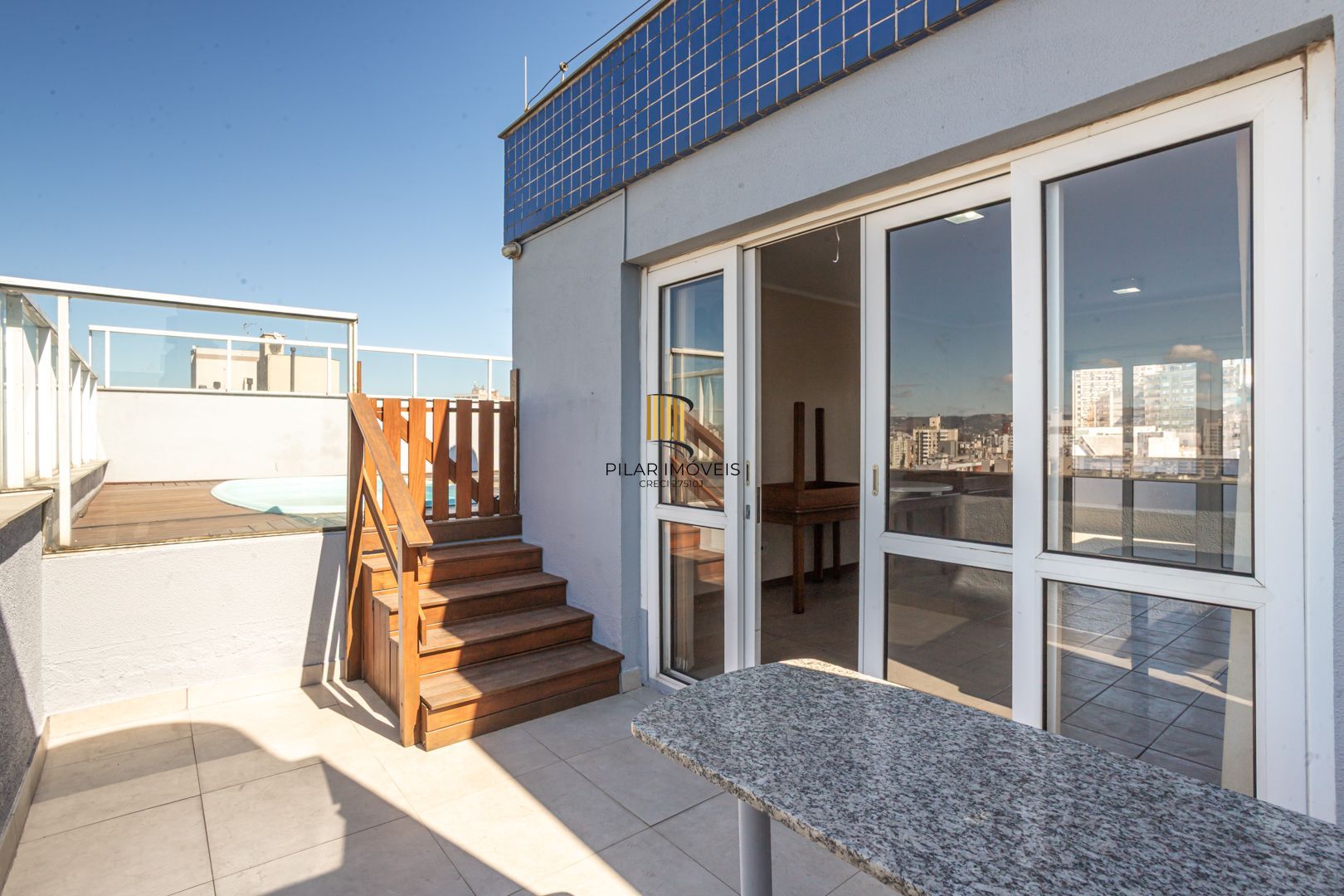 Apartamento na Cidade Baixa de 2 dormitórios e vaga