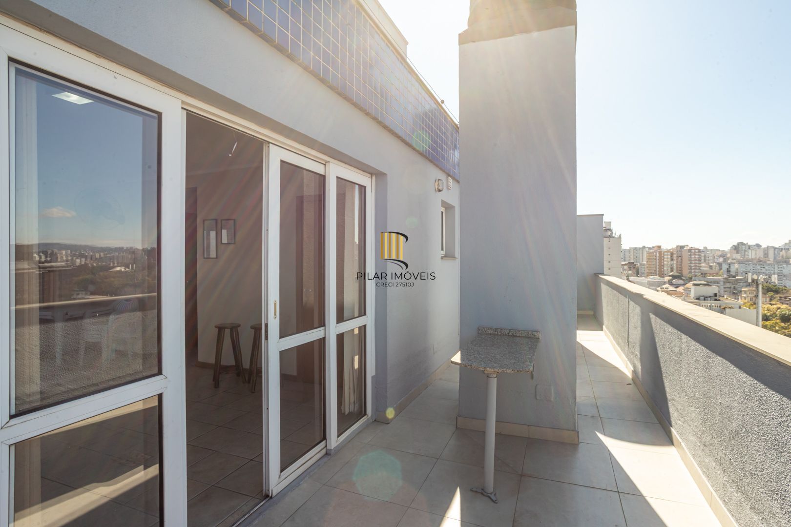 Apartamento na Cidade Baixa de 2 dormitórios e vaga