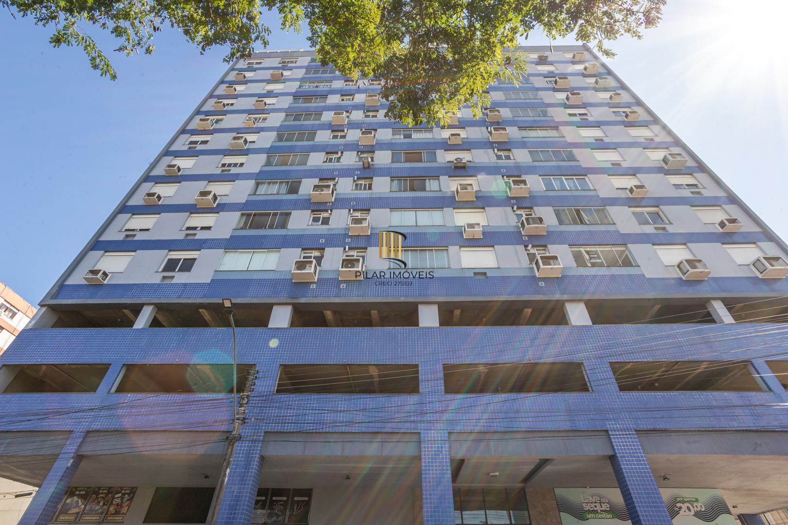 Apartamento na Cidade Baixa de 2 dormitórios e vaga