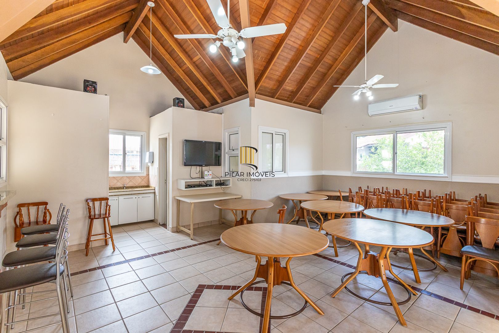 Apartamento de 2 dormitórios, vaga e infra