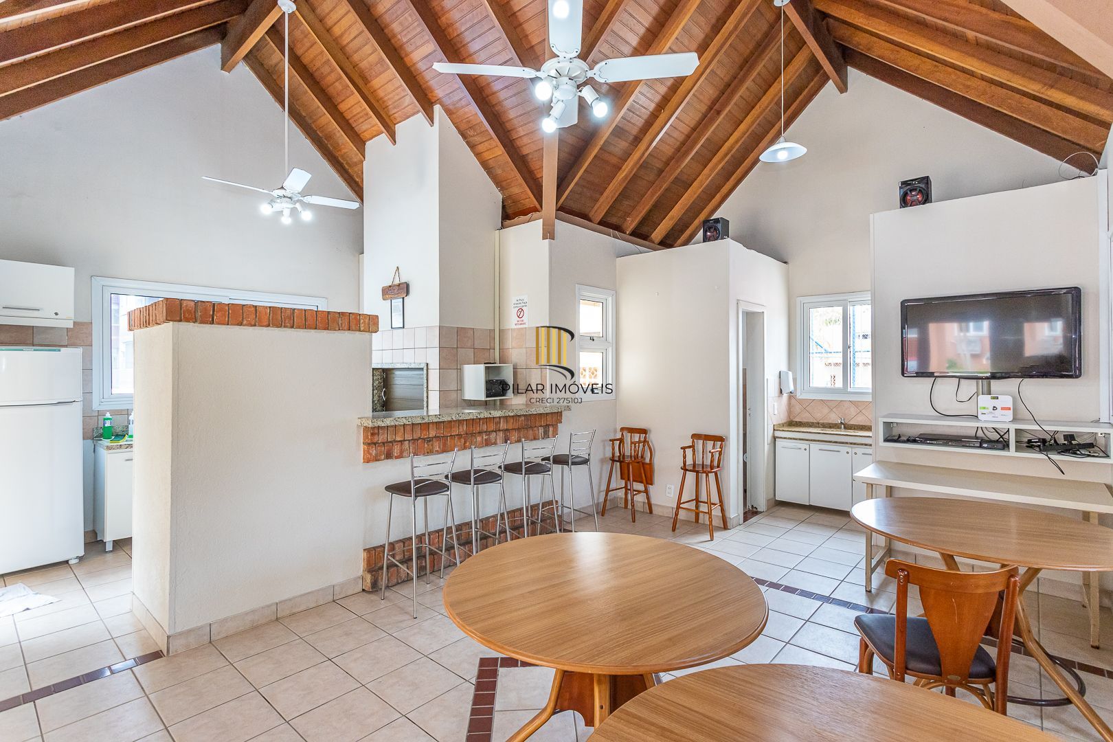 Apartamento de 2 dormitórios, vaga e infra