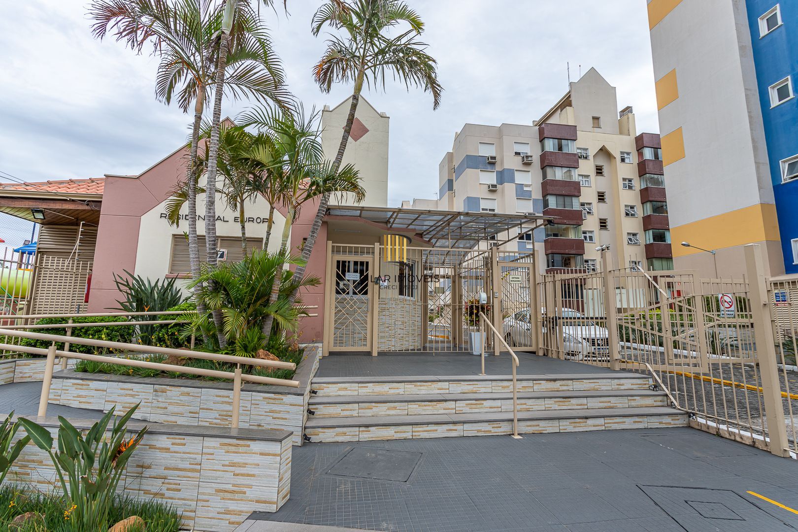 Apartamento de 2 dormitórios, vaga e infra