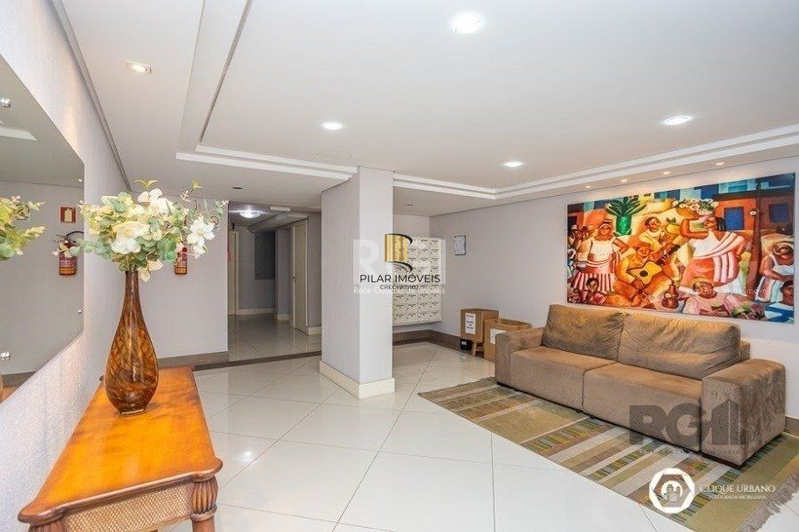 Apartamento no Menino Deus de 2 dormitórios e vaga