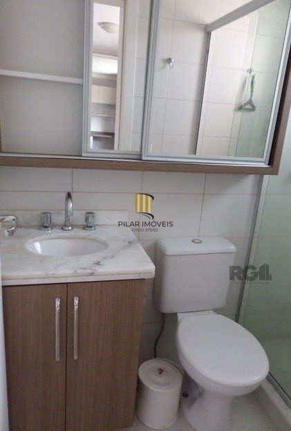 Apartamento no Menino Deus de 2 dormitórios e vaga