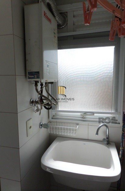 Apartamento no Menino Deus de 2 dormitórios e vaga