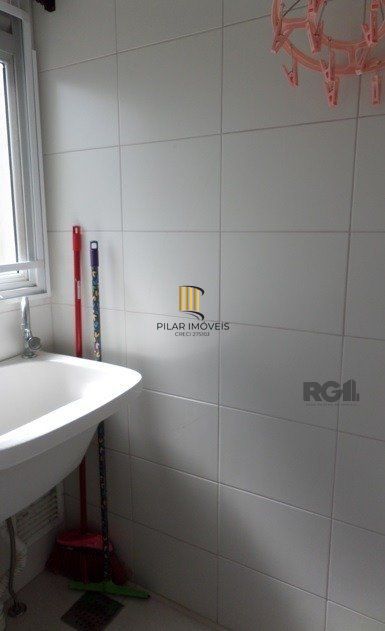 Apartamento no Menino Deus de 2 dormitórios e vaga