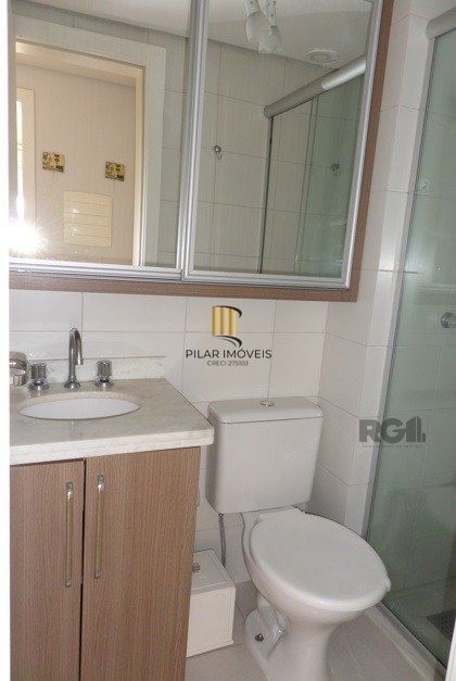 Apartamento no Menino Deus de 2 dormitórios e vaga