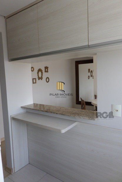 Apartamento no Menino Deus de 2 dormitórios e vaga