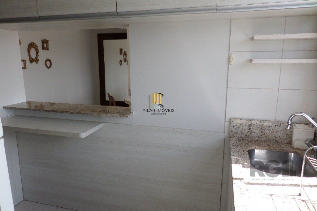 Apartamento no Menino Deus de 2 dormitórios e vaga