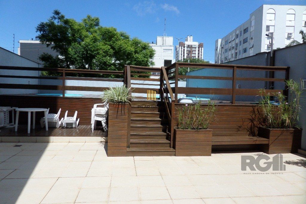 Apartamento no Menino Deus de 2 dormitórios e vaga