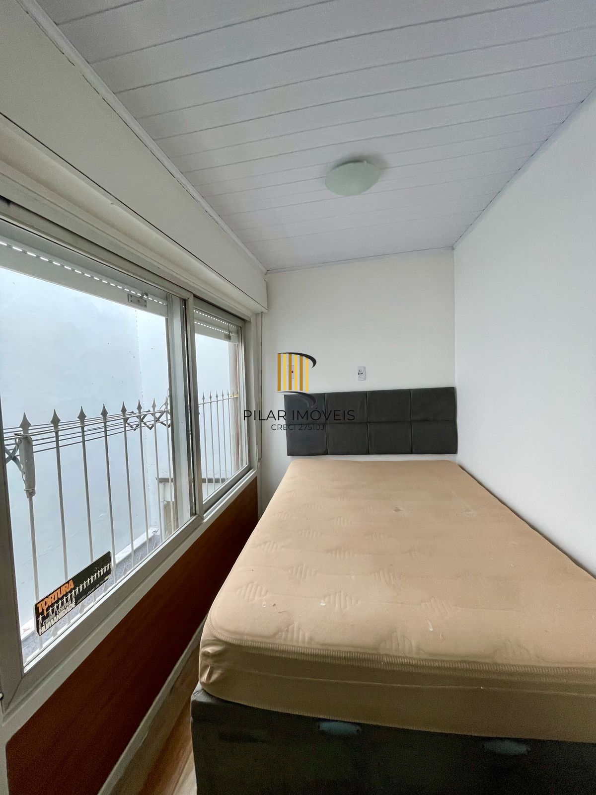 Ótimo apartamento c/1 dormitório no bairro Cidade Baixa, entrar e morar.