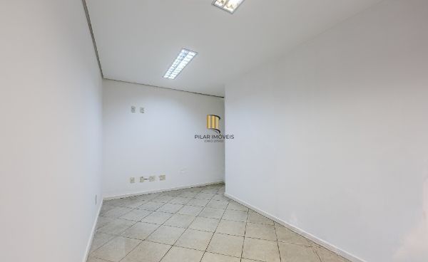 Prédio comercial com loja no bairro Rio Branco com 237m²