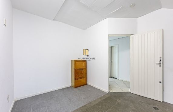 Prédio comercial com loja no bairro Rio Branco com 237m²